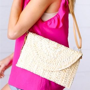 Shoulder bag or clutch.